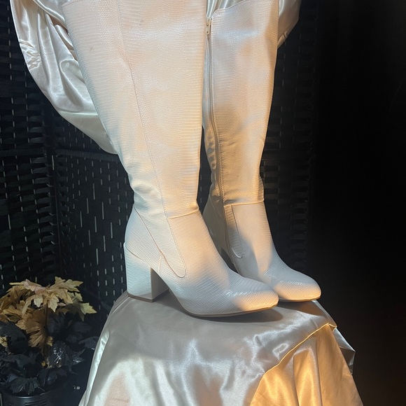 Journee Landry XWC Knee High Boots - Picture 1 of 3